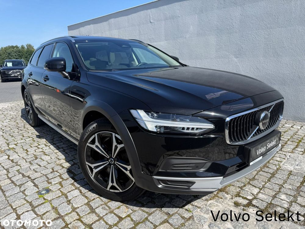 Volvo V90 Cross Country - 33