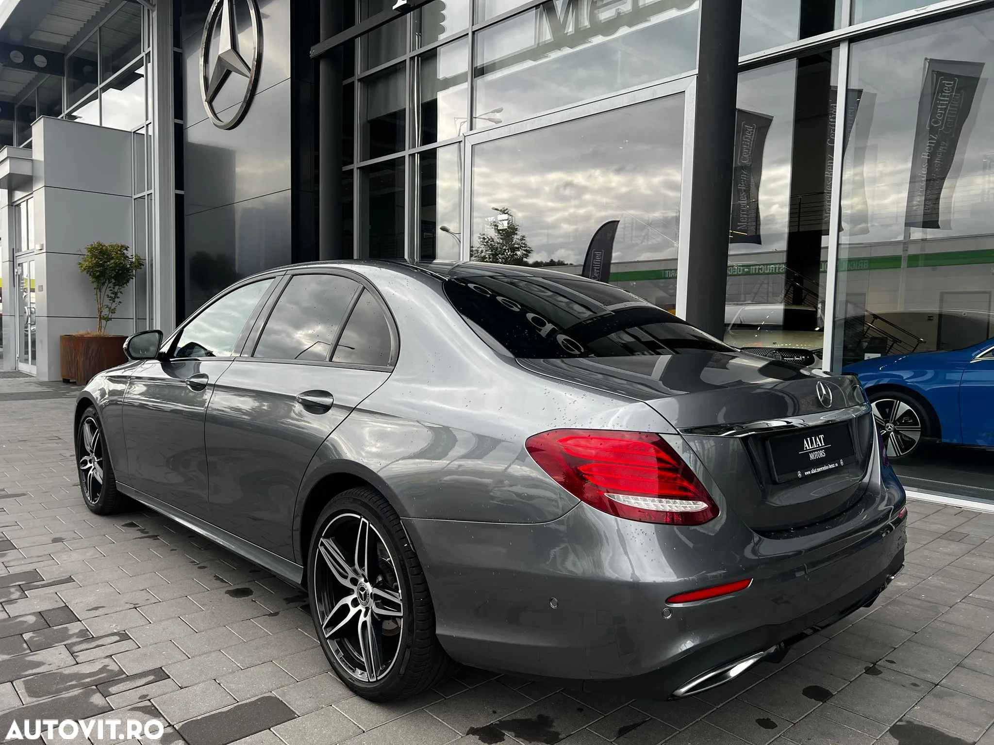 Mercedes-Benz E 220 d 4MATIC Aut. - 3
