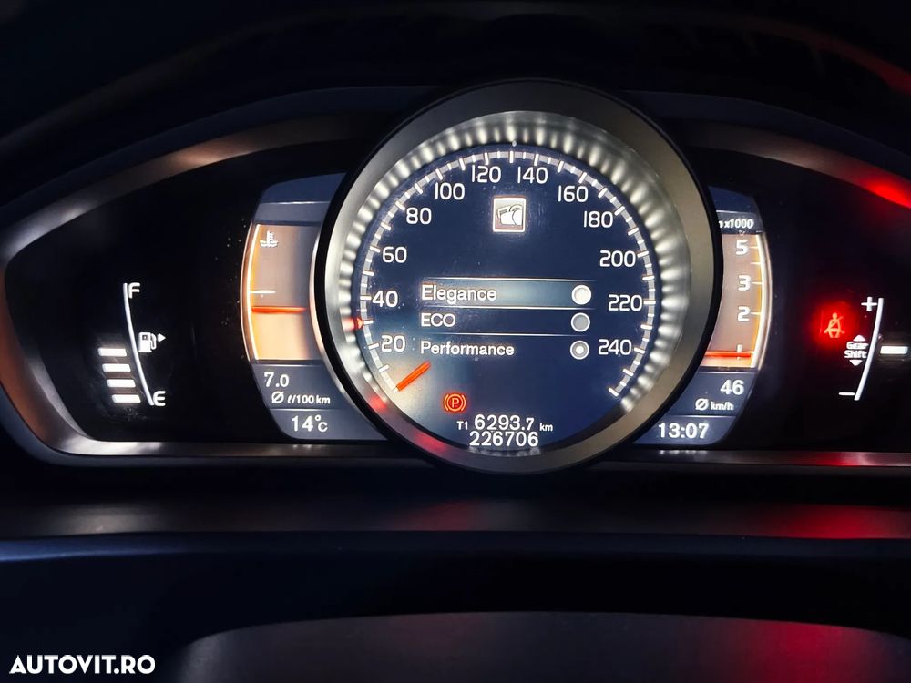 Volvo V40 D2 - 13