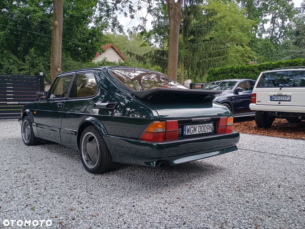 Saab 900 - 25