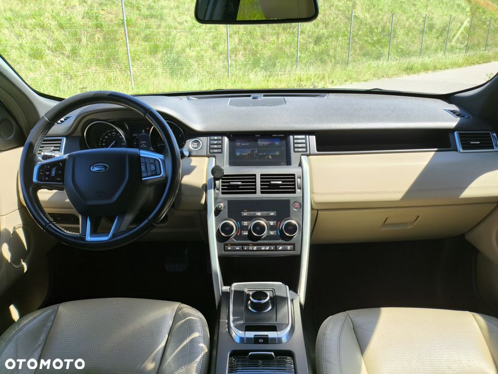 Land Rover Discovery Sport - 8