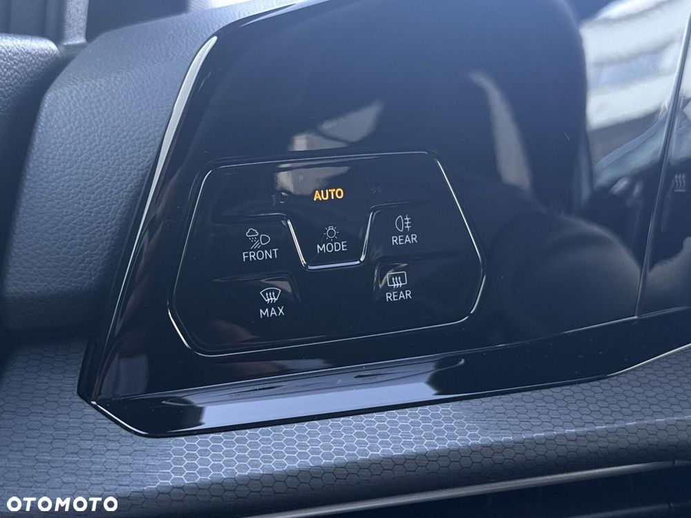 Volkswagen Golf - 21