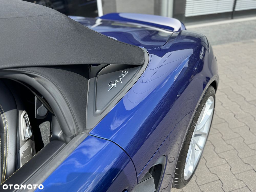 Porsche 718 Spyder - 26