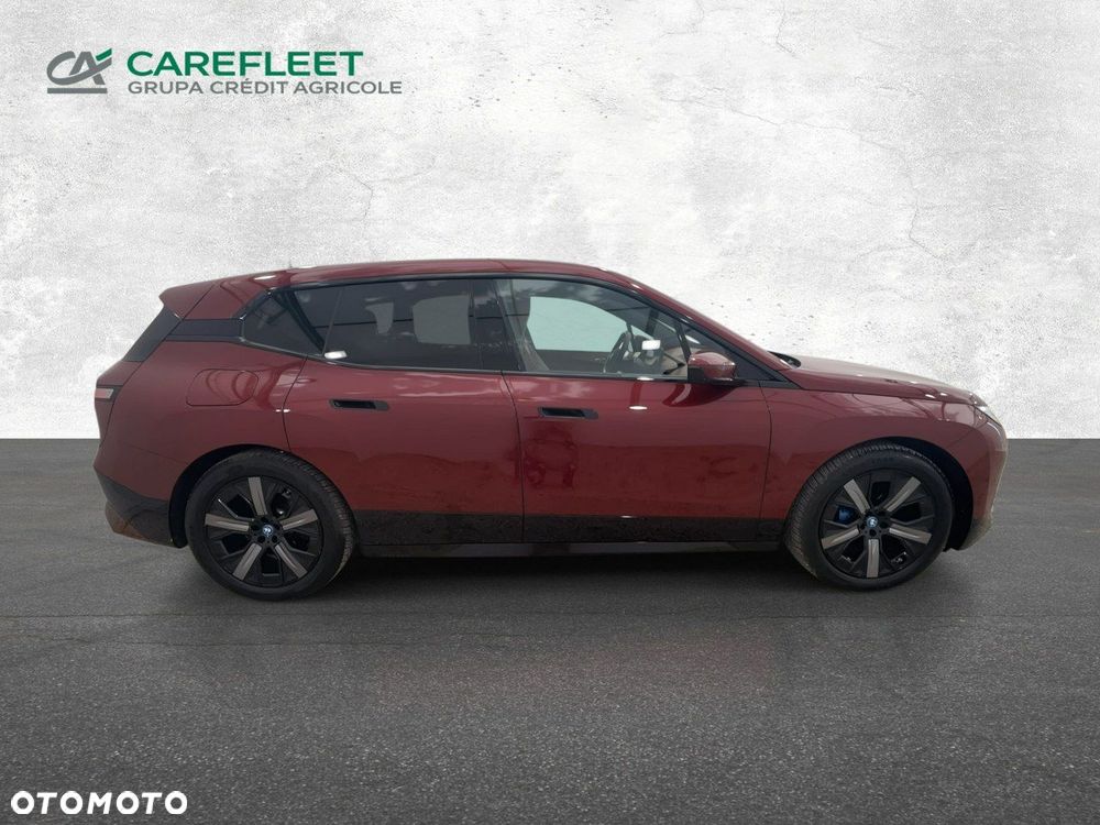 BMW iX - 4
