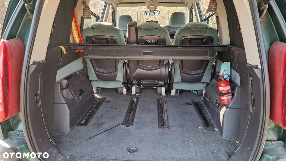 Peugeot 807 2.2 HDi ST - 10