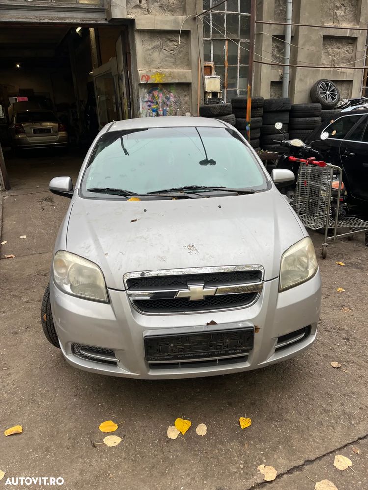Dezmembrez Chevrolet Aveo gri argintiu 2006 1,4 benzina - 4