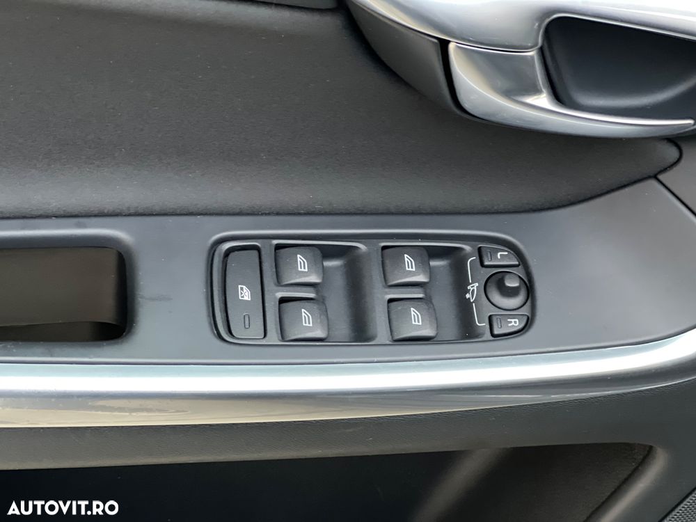 Volvo XC 60 D4 Geartronic Momentum - 10