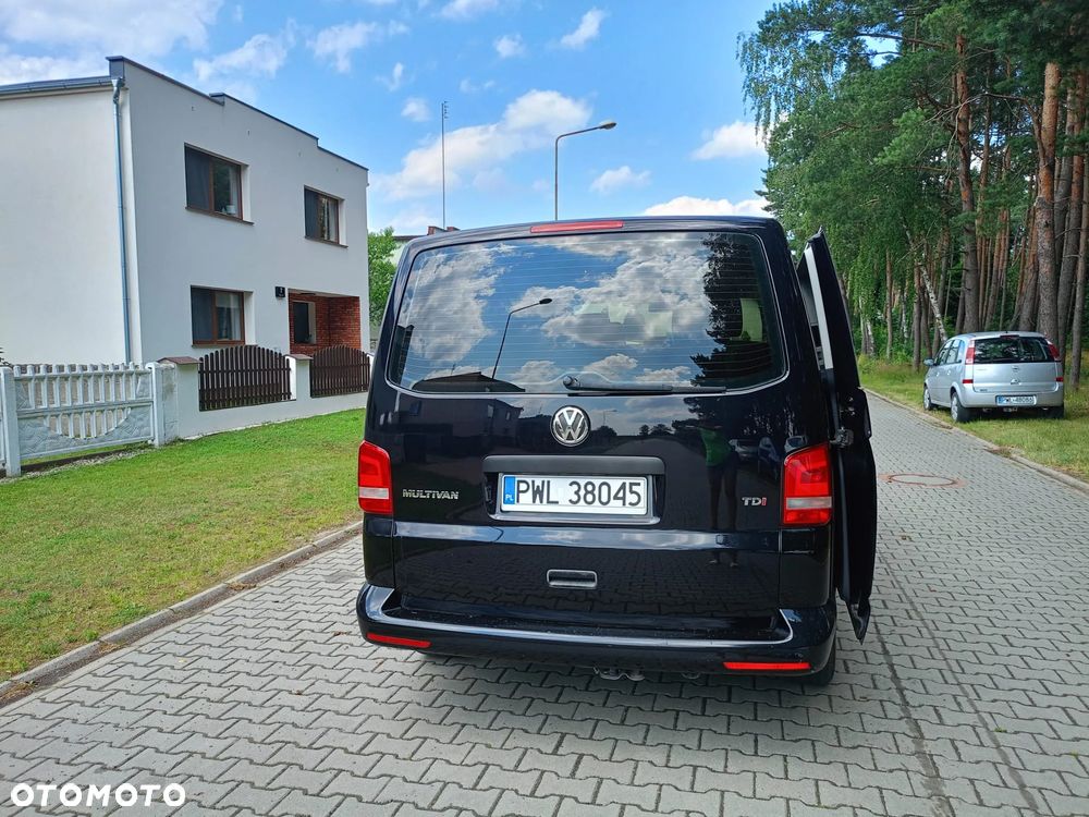 Volkswagen Multivan - 10