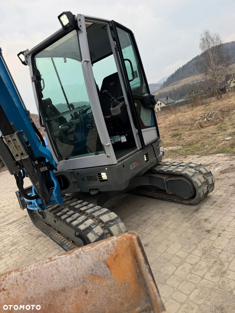 Wacker Neuson EZ50 Koparka Gąsienicowa 5,5 Tony. 2022 rok. 1400 mtg. Jak Nówka z salonu! ani deka luzów czy wycieków! Pochodzi z Gospodarstwa Norweskiego! Aktualne serwisy DEKRA BMWT. 2 łyżki. Silnik PERKINS 4 cyl. 52km. Maszyna Full wypasiona! Bogata wersja Norweska! Klima. Radio Usb. Szybkozłącze Hydrauliczne. OKAZJA. Pełny Oryginał historia do sprawdzenia w Wacker autoryzowany! - 12