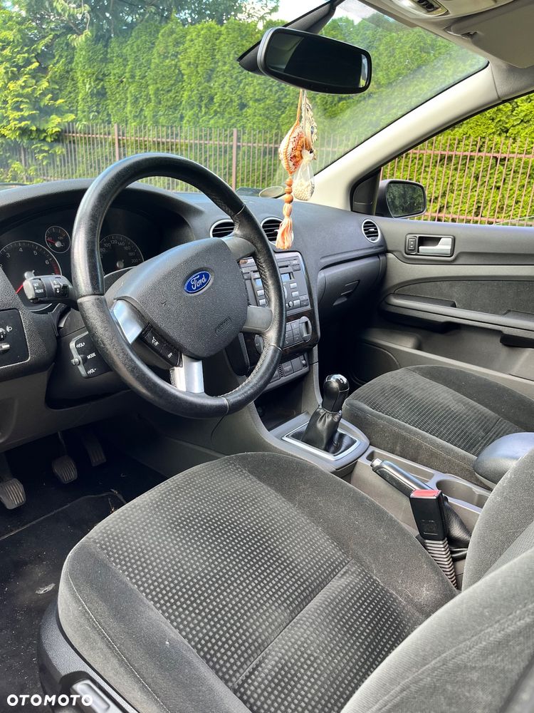 Ford Focus 1.6 16V Ghia - 19