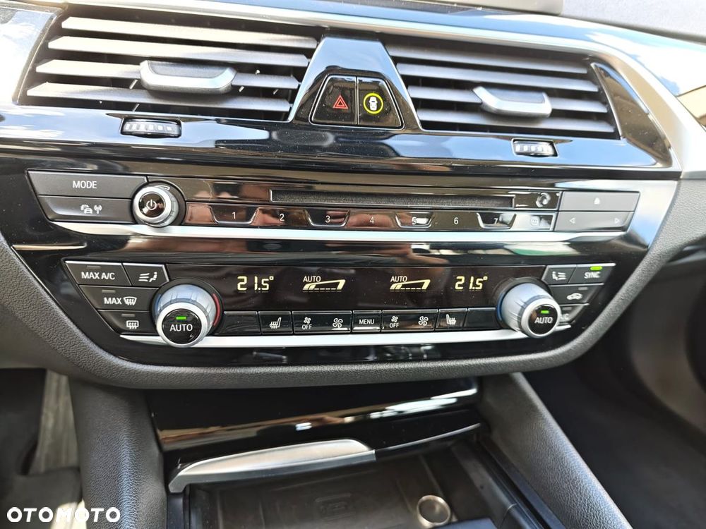 BMW Seria 5 520d xDrive Sport Line - 17