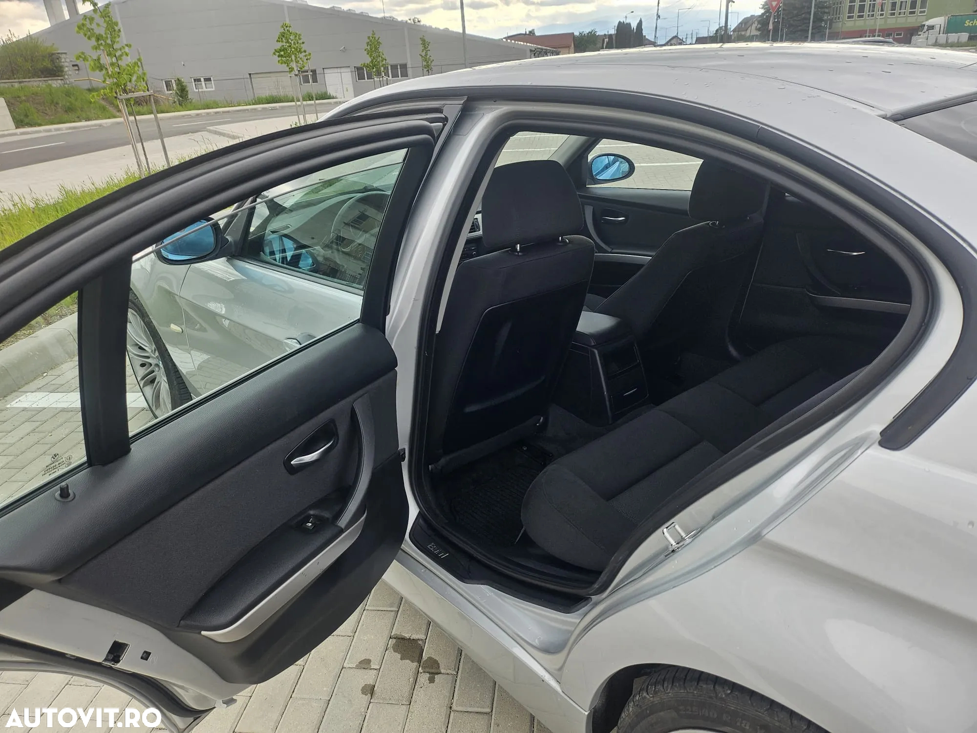 BMW Seria 3 318d - 19