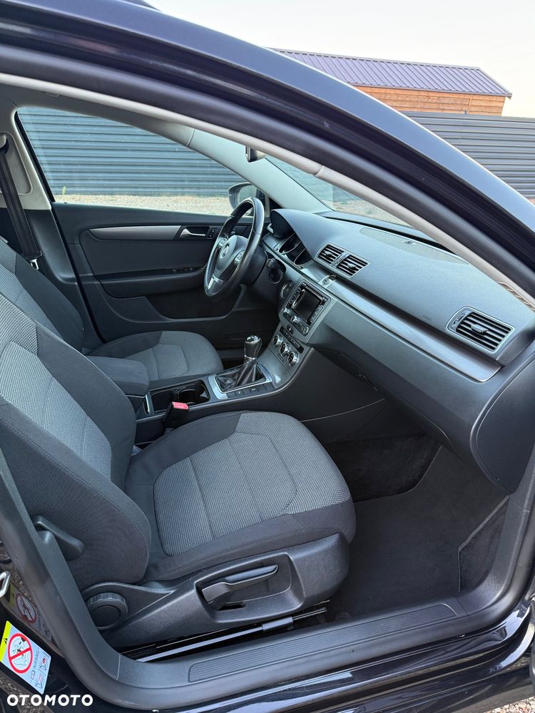 Volkswagen Passat - 21