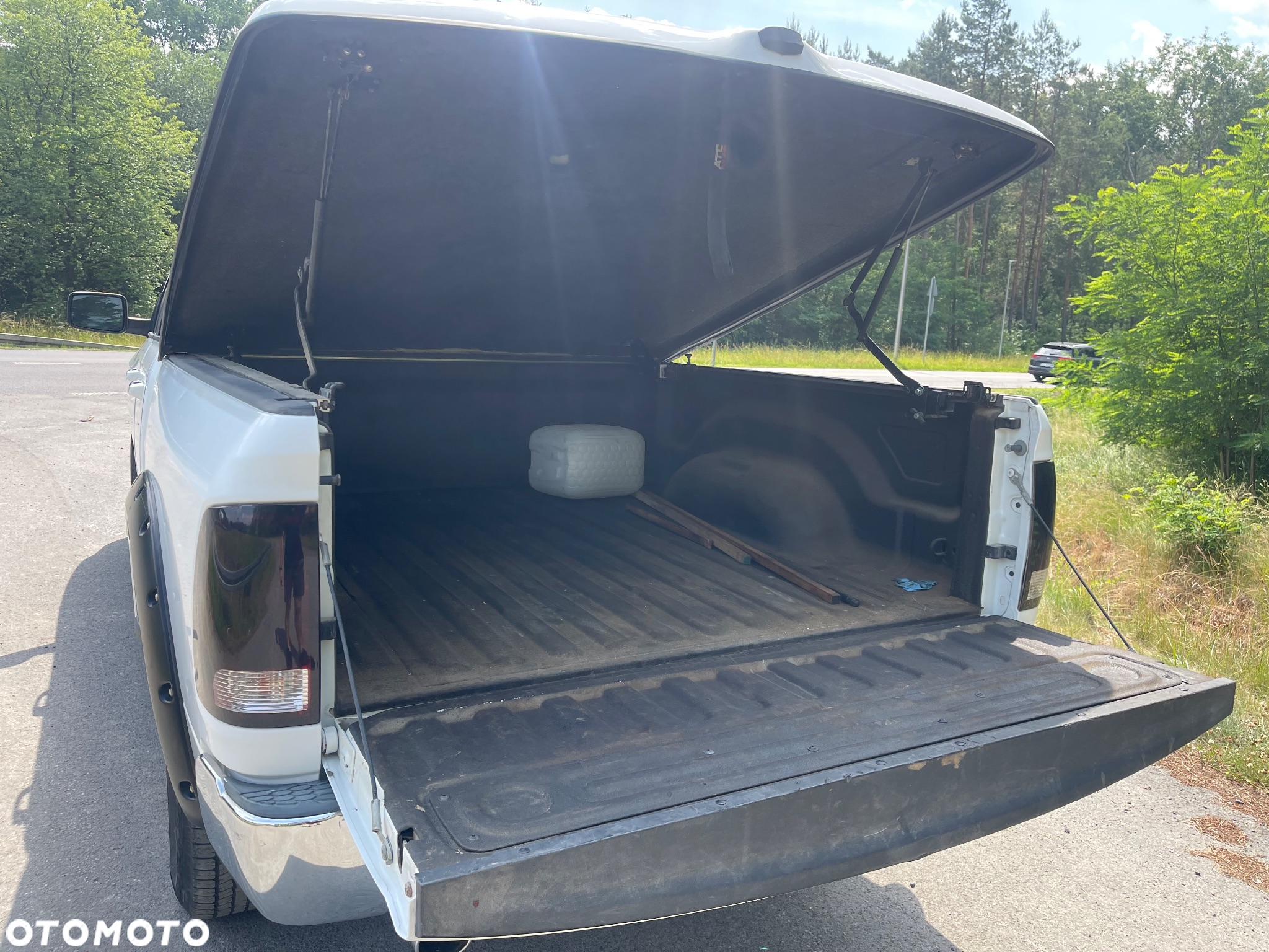 Dodge RAM 1500 5.7 4x4 - 14
