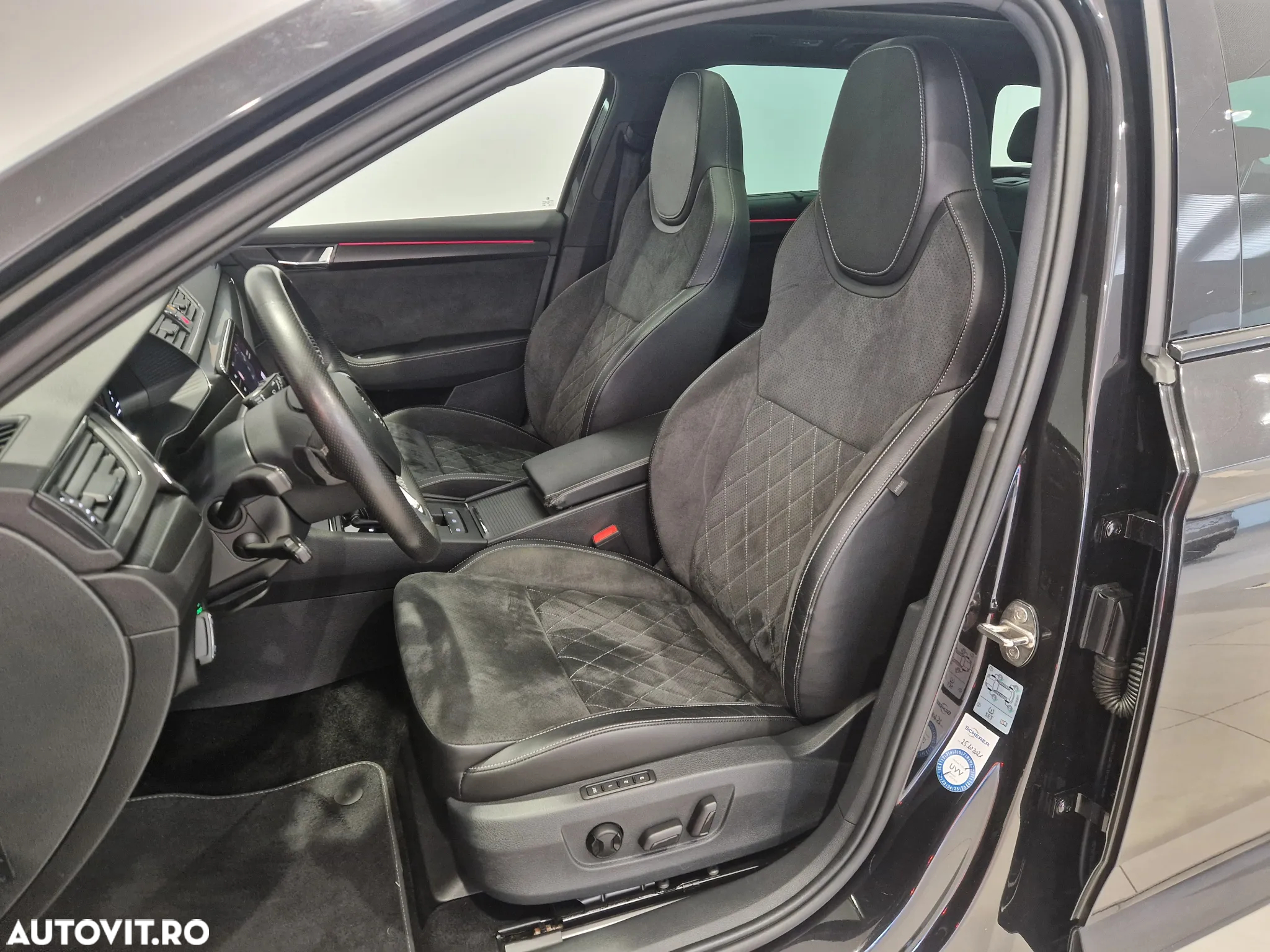 Skoda Superb Combi 2.0 TDI 4X4 DSG Sportline - 11