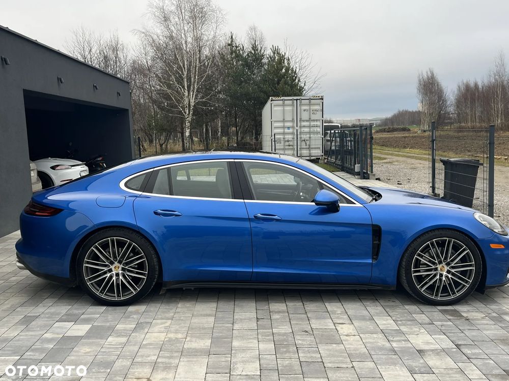 Porsche Panamera 4S - 4