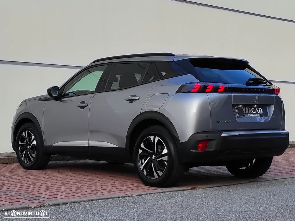 Peugeot e-2008 Allure - 12