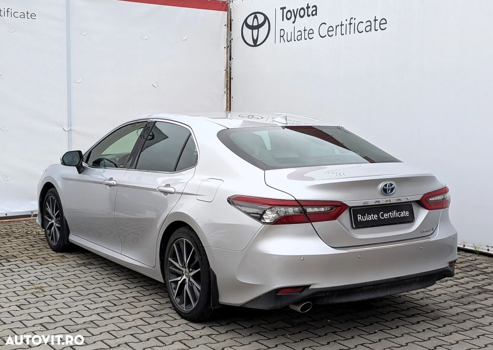 Toyota Camry 2.5 Exclusive - 6