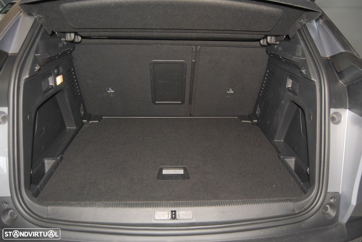 Peugeot 3008 1.5 BlueHDi Allure Pack EAT8 - 39