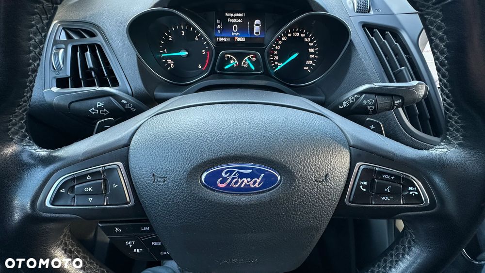 Ford Kuga - 25