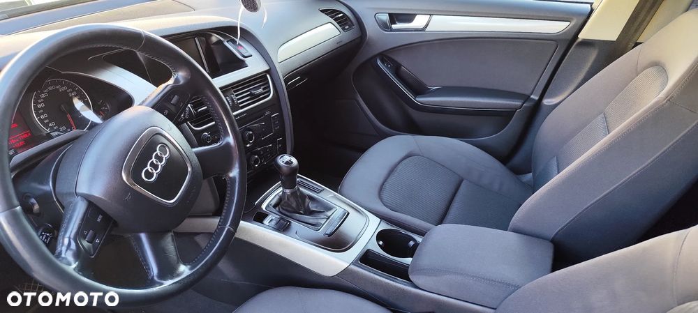 Audi A4 Avant 2.0 TDI - 22