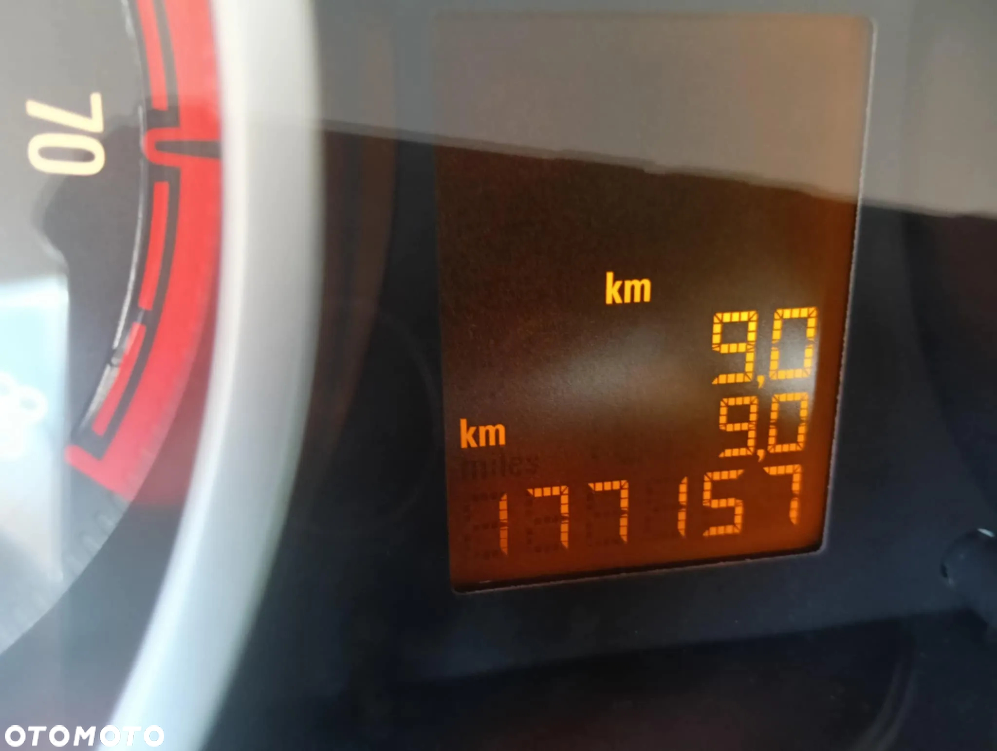 Opel Corsa 1.4 16V Cosmo - 11