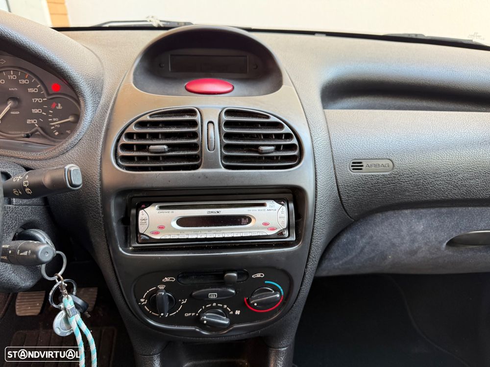 Peugeot 206 1.1 XR - 19