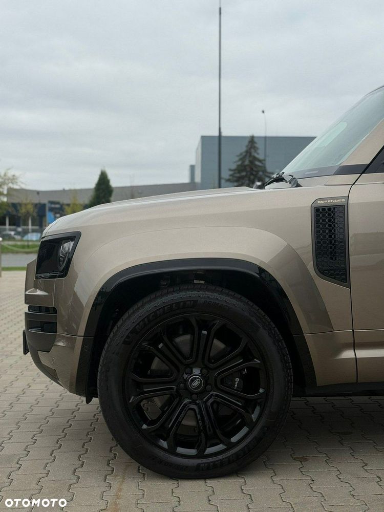 Land Rover Defender - 9
