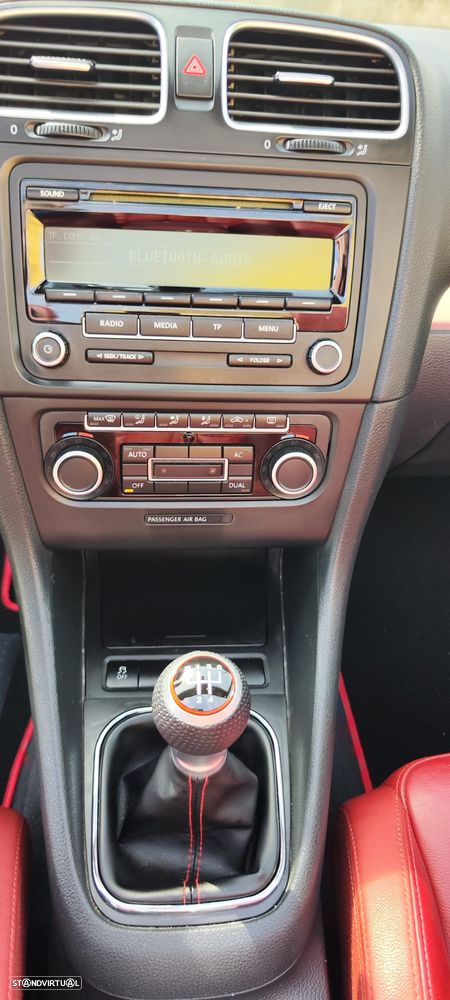VW Golf Cabriolet 1.6 TDi BlueMotion - 17