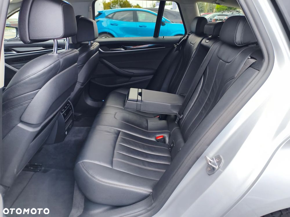 BMW Seria 5 520d Luxury Line - 12