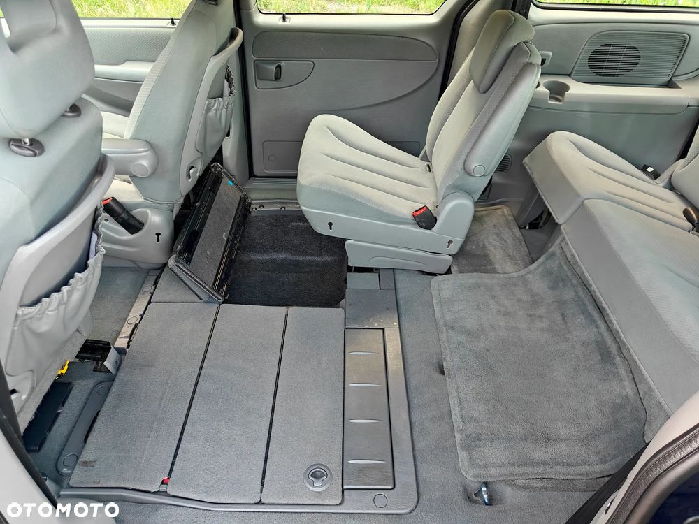 Chrysler Grand Voyager - 34