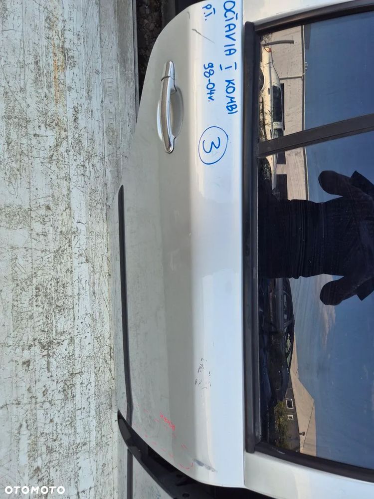 DRZWI LEWY  PRZÓD SKODA OCTAVIA I - 8
