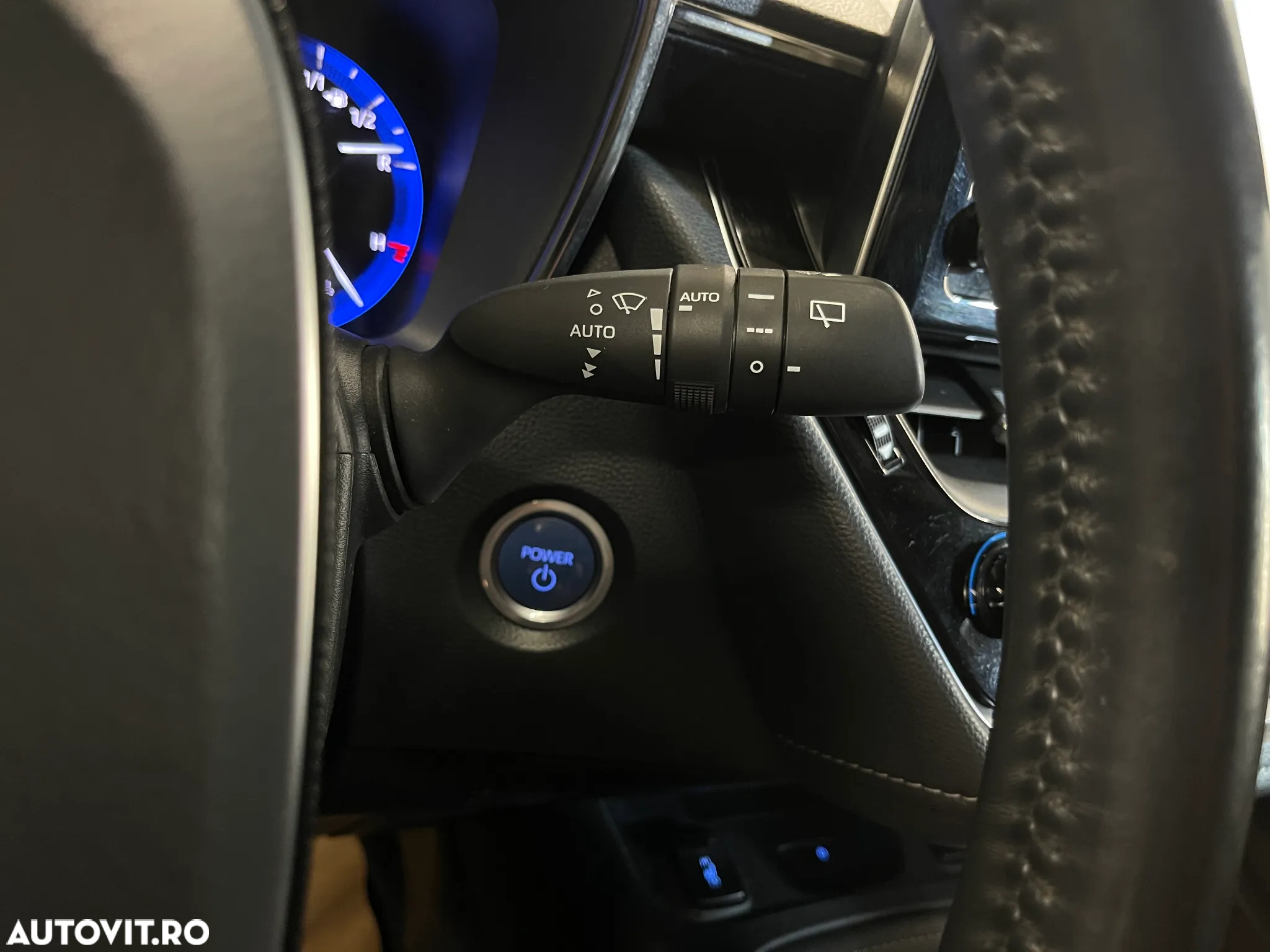 Toyota Corolla 2.0 Hybrid Business Edition - 22