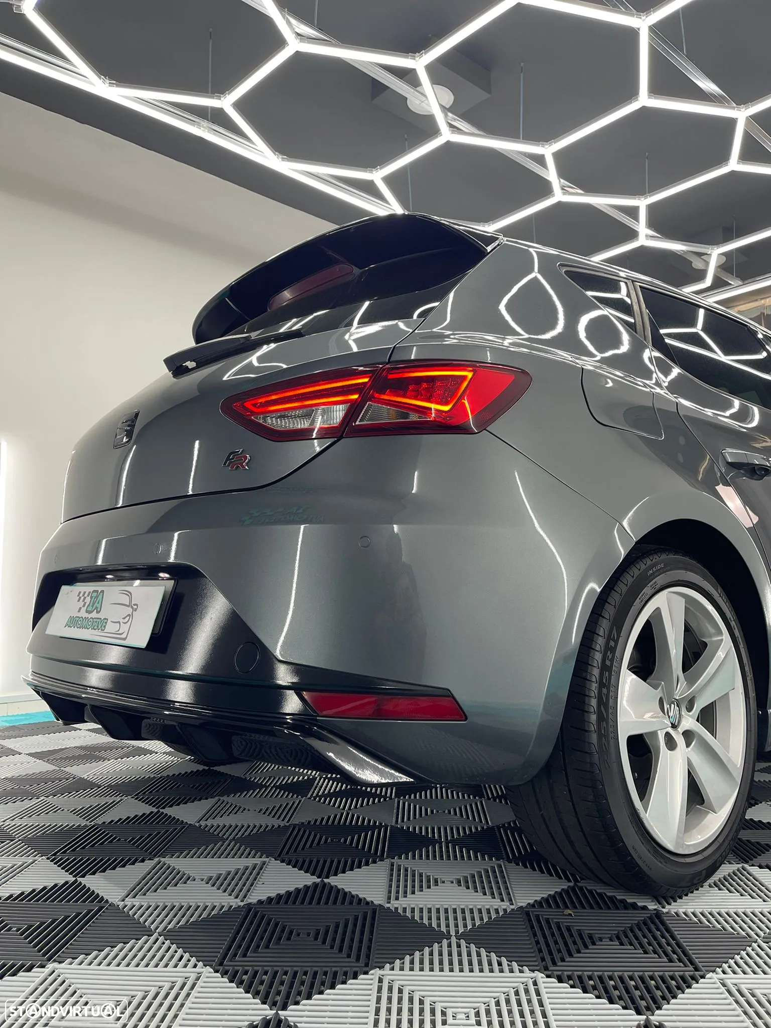 SEAT Leon 2.0 TDI FR S/S - 8