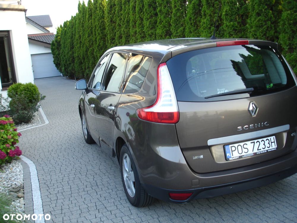 Renault Grand Scenic - 30