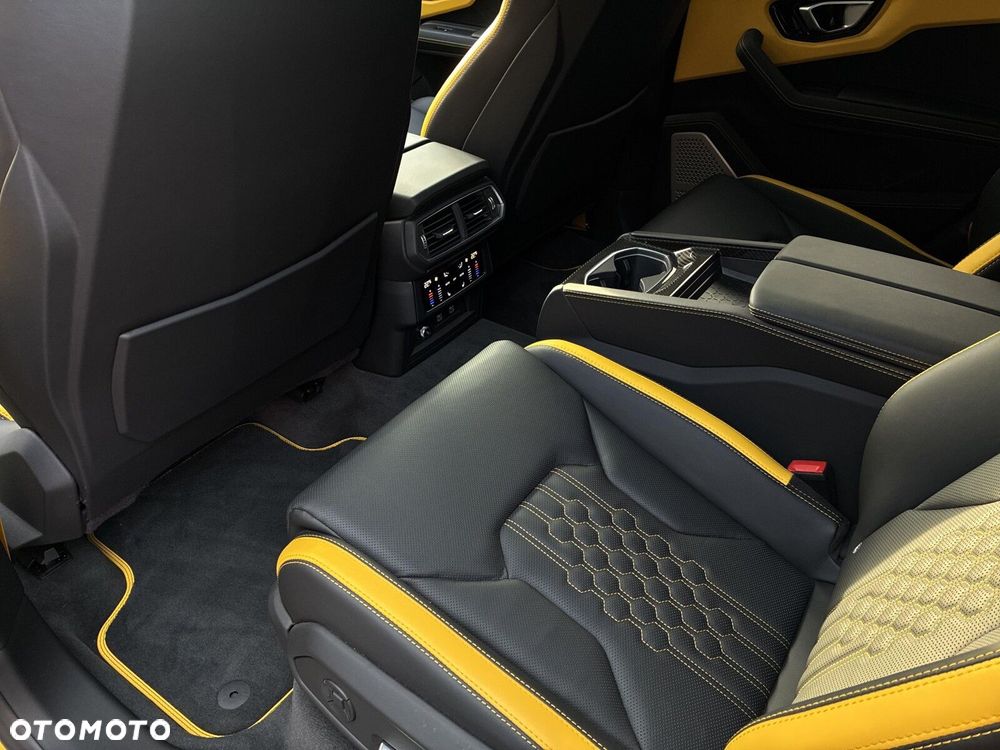 Lamborghini Urus - 25