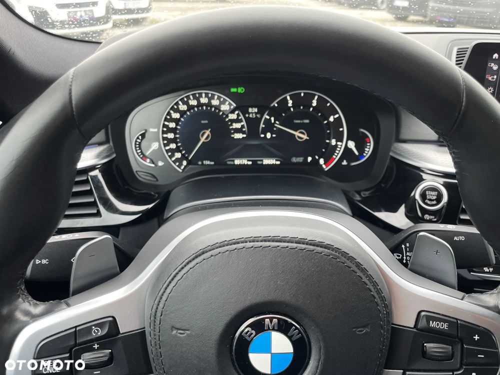BMW Seria 5 520d xDrive - 13
