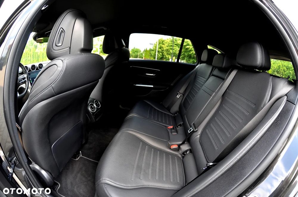 Mercedes-Benz Klasa C 200 9G-TRONIC AMG Line - 25