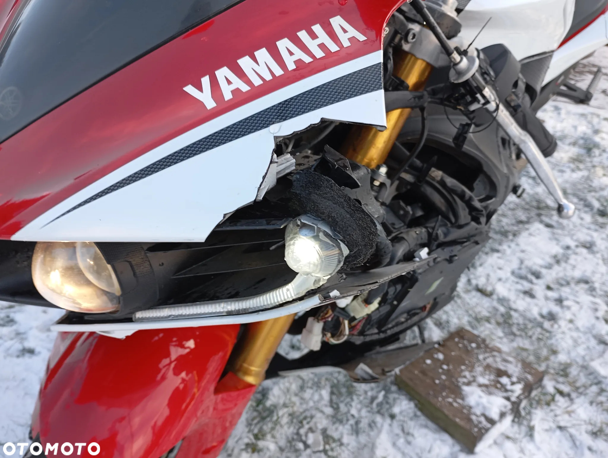Yamaha R1 - 9