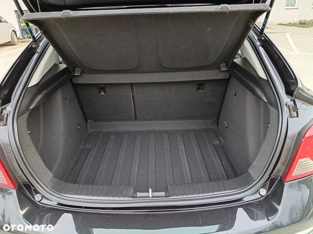 Chevrolet Cruze 1.8 LT - 12