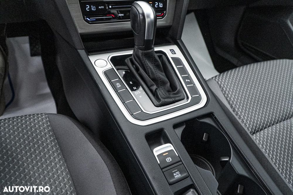 Volkswagen Passat 2.0 TDI DSG Comfortline - 18