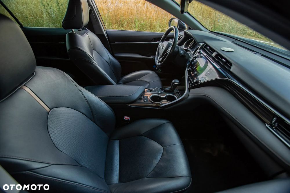 Toyota Camry 2.5 Hybrid Executive CVT - 18