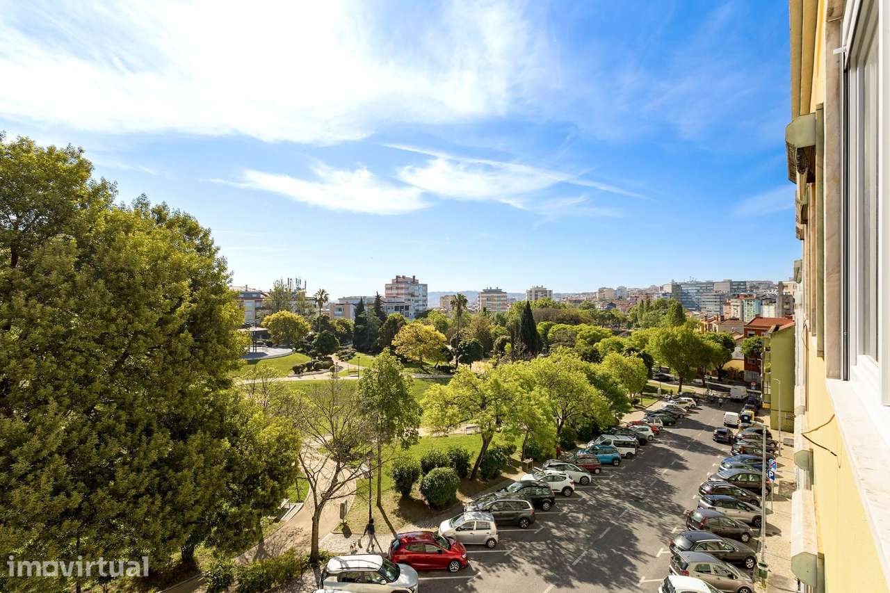 T2 a Estrear junto ao parque central da Amadora | Design moderno - Grande imagem: 4/16