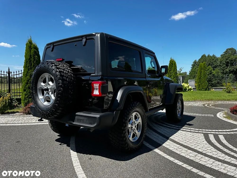 Jeep Wrangler - 8