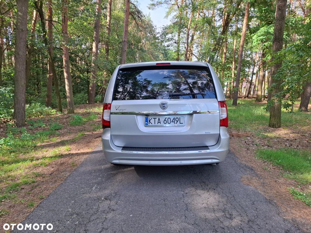 Lancia Voyager - 4