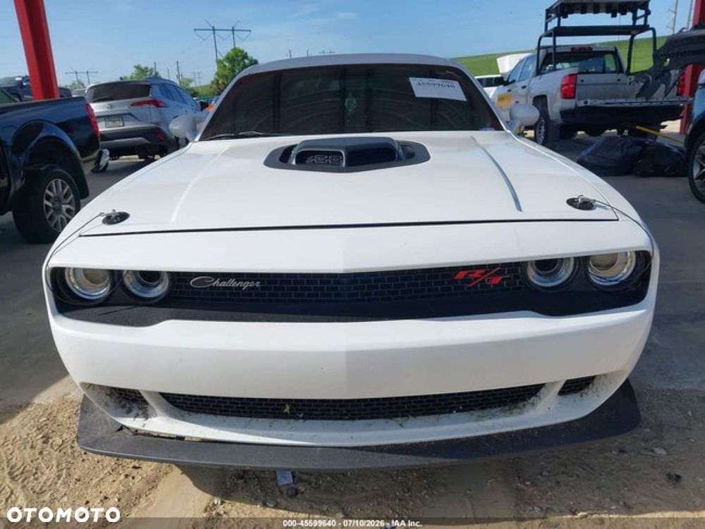 Dodge Challenger - 8