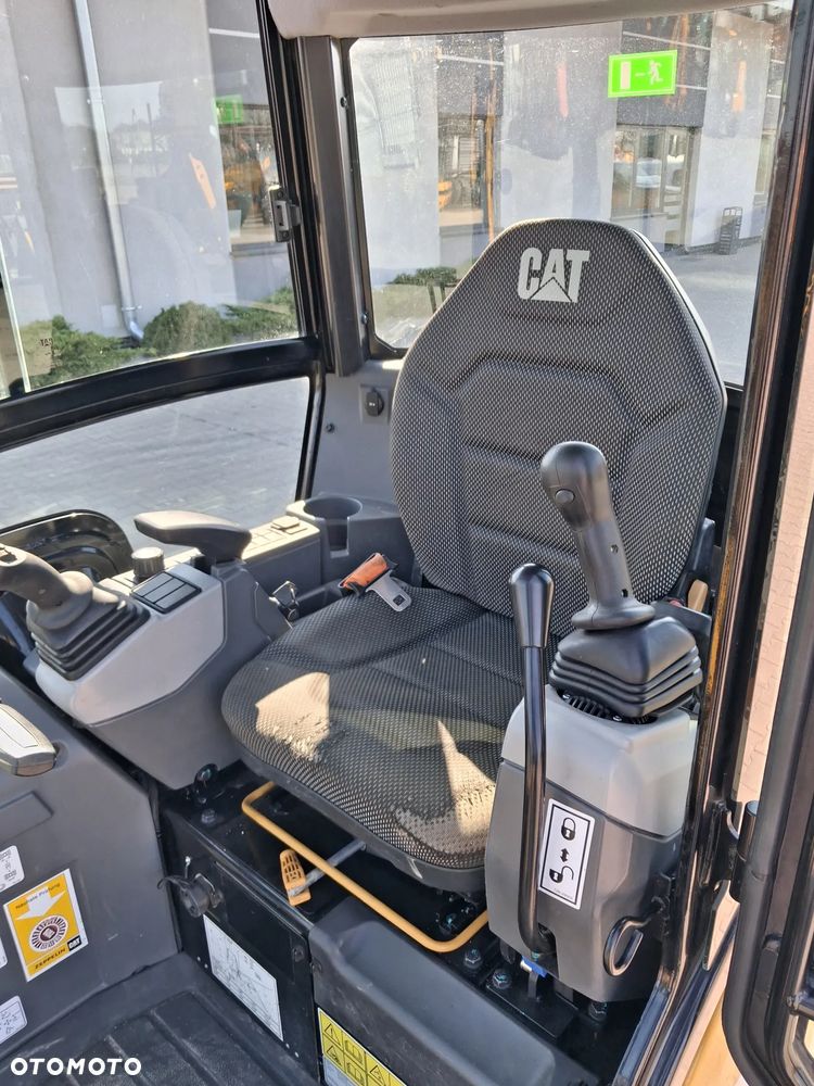 Caterpillar 301.8 - 12