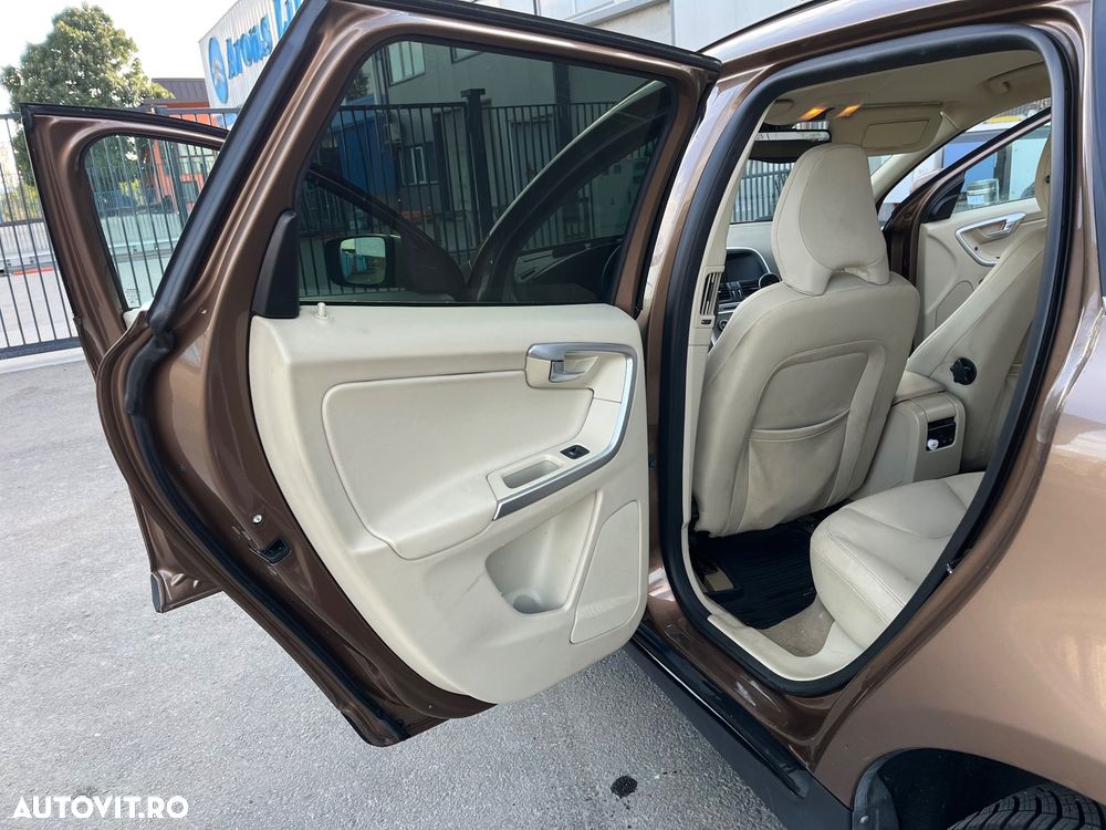 VOLVO XC60 2011 — imagine 28