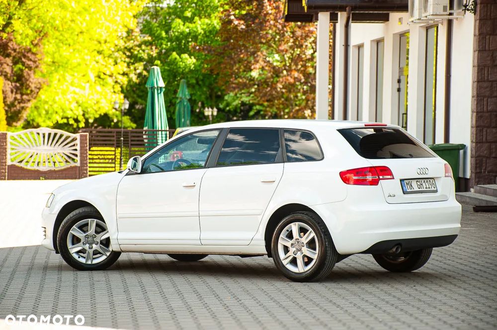 Audi A3 Sportback 1.6 Ambiente - 15