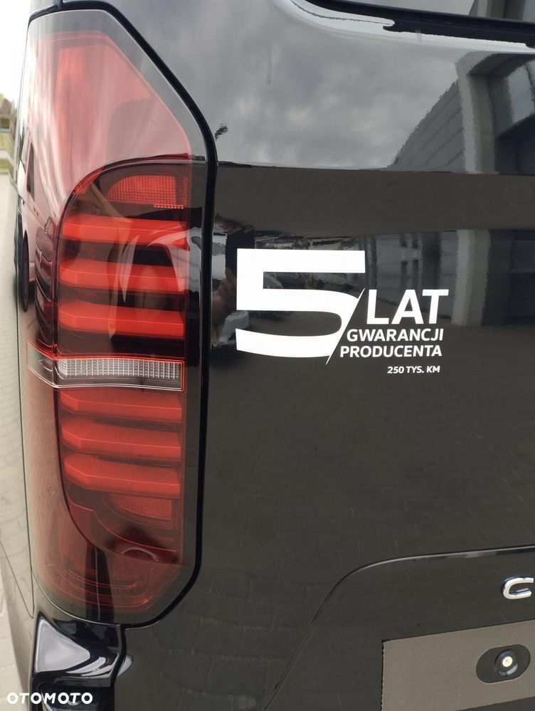 Volkswagen Caravelle - 10